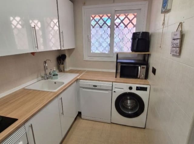 2 slaapkamer Strandappartement te koop in Mijas met zwembad garage - € 295.000 (Ref: 9935564)