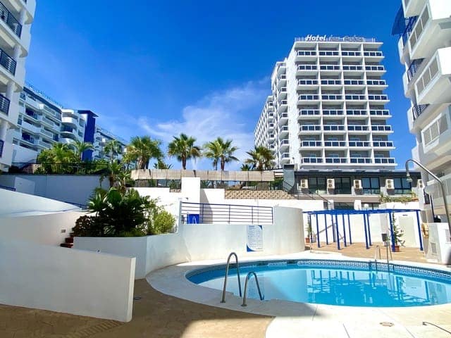 1 soveværelse Strandlejlighed til salg i Benalmadena med swimmingpool - € 234.000 (Ref: 9937514)