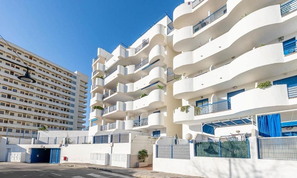 1 soveværelse Strandlejlighed til salg i Benalmadena med swimmingpool - € 234.000 (Ref: 9937514)