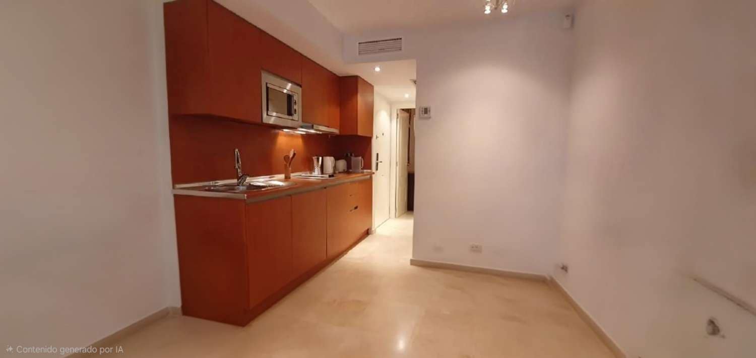 1 soveværelse Strandlejlighed til salg i Benalmadena med swimmingpool - € 234.000 (Ref: 9937514)