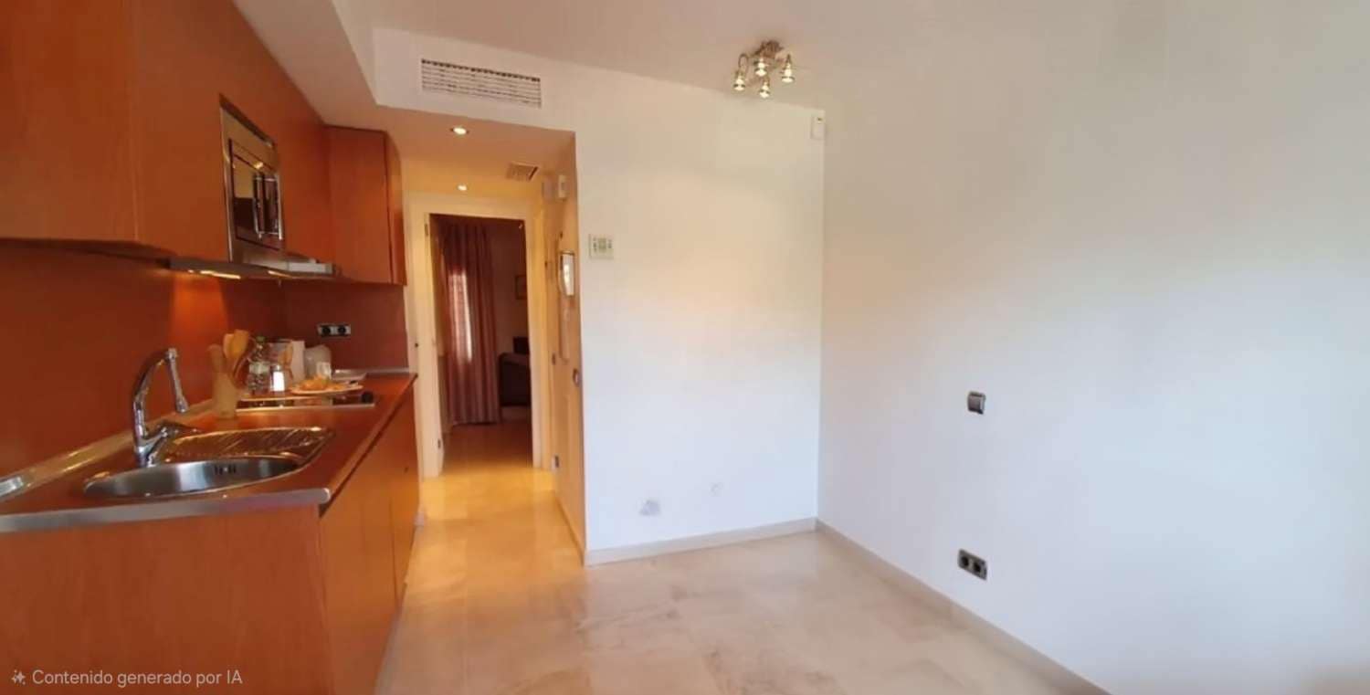 1 soveværelse Strandlejlighed til salg i Benalmadena med swimmingpool - € 234.000 (Ref: 9937514)
