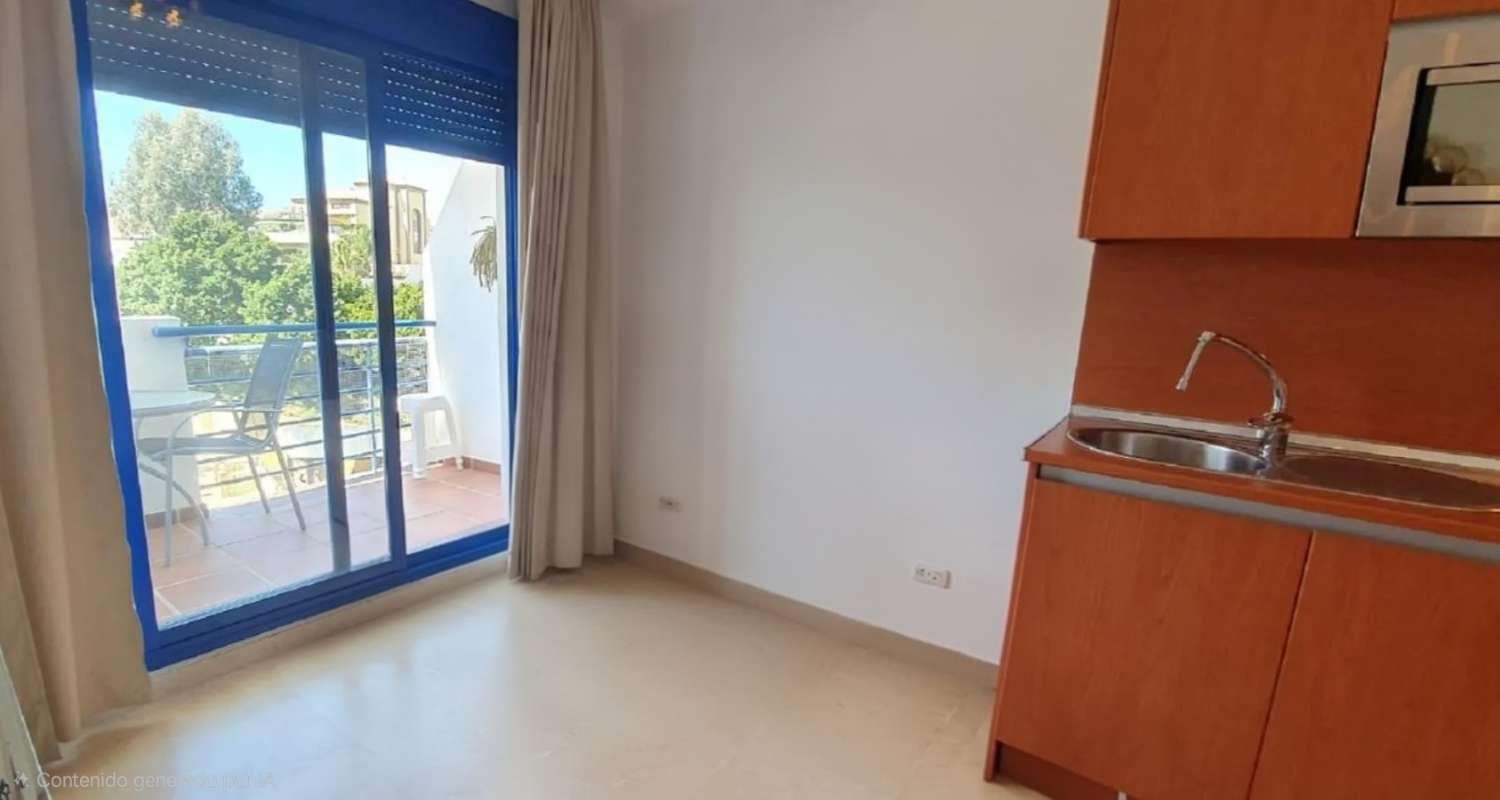 1 soveværelse Strandlejlighed til salg i Benalmadena med swimmingpool - € 234.000 (Ref: 9937514)