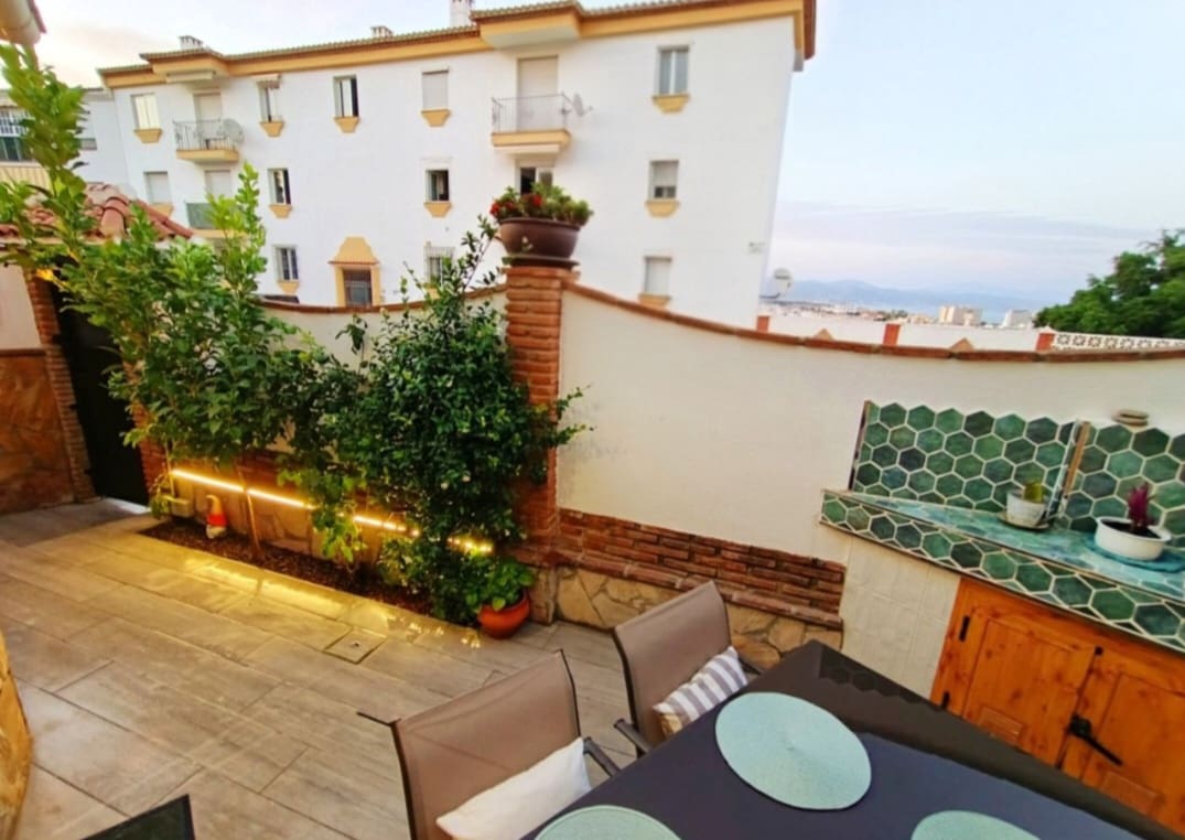 2 soverom Rekkehus til salgs i Torremolinos - € 409 000 (Ref: 9949178)