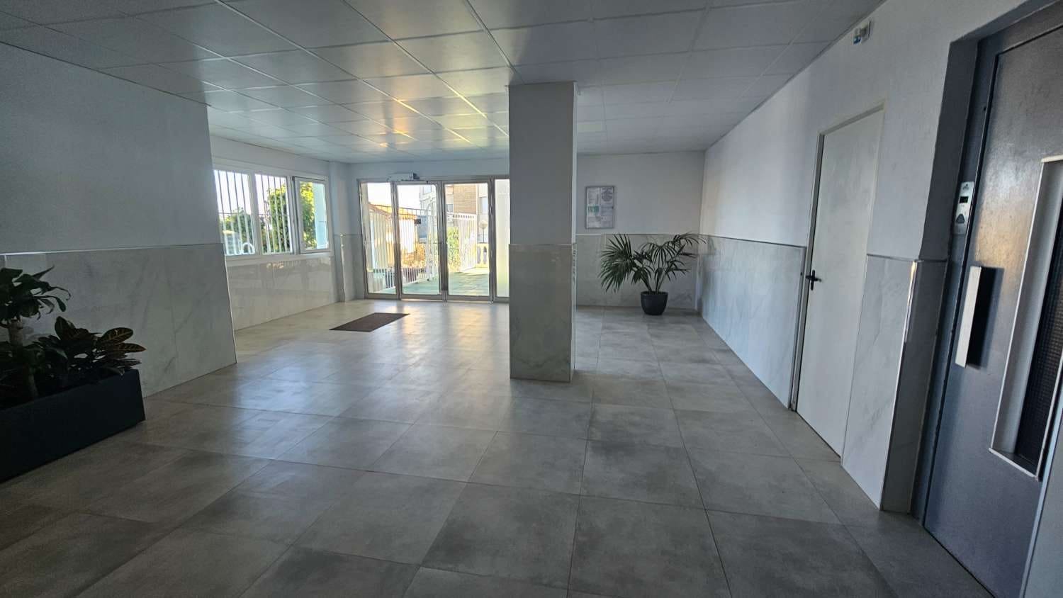 Studio à vendre à Torremolinos avec piscine garage - 244 000 € (Ref: 9953747)