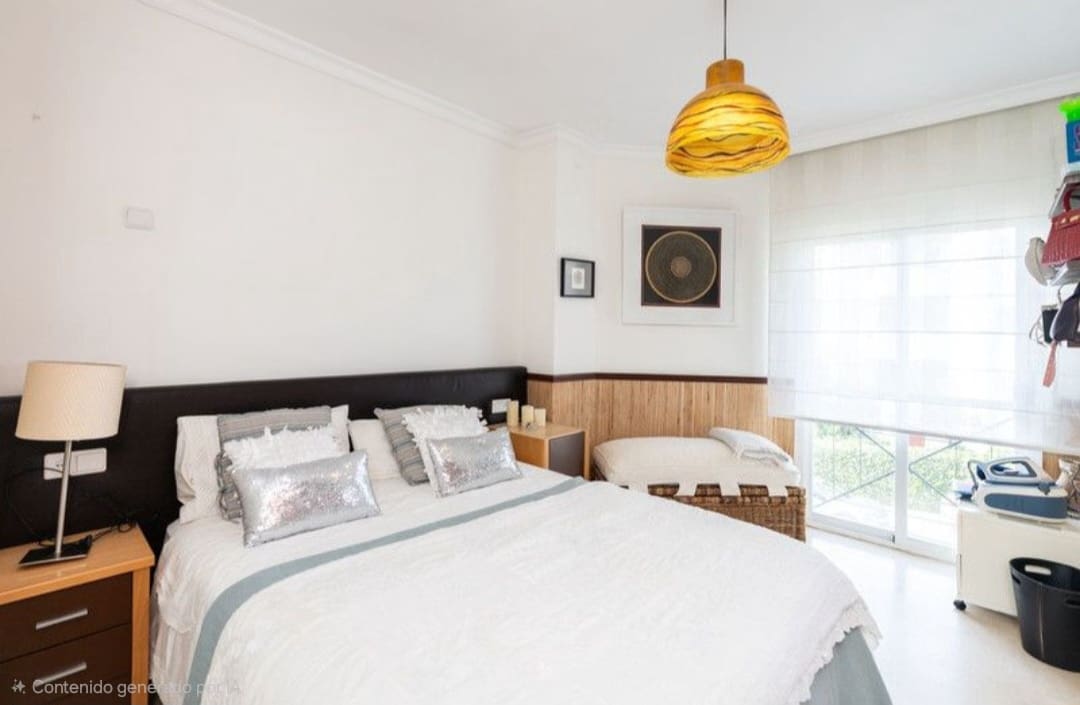 3 sypialnia Penthouse na sprzedaż w Estepona z basenem garażem - 620 000 € (Ref: 9962027)