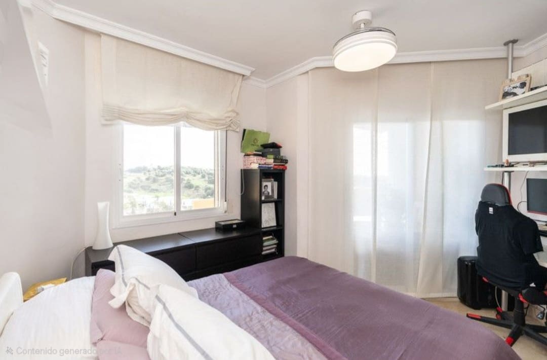 3 sypialnia Penthouse na sprzedaż w Estepona z basenem garażem - 620 000 € (Ref: 9962027)