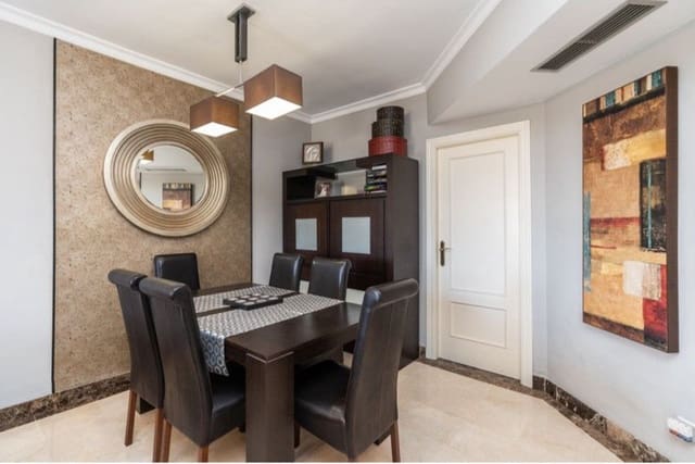 3 sypialnia Penthouse na sprzedaż w Estepona z basenem garażem - 620 000 € (Ref: 9962027)