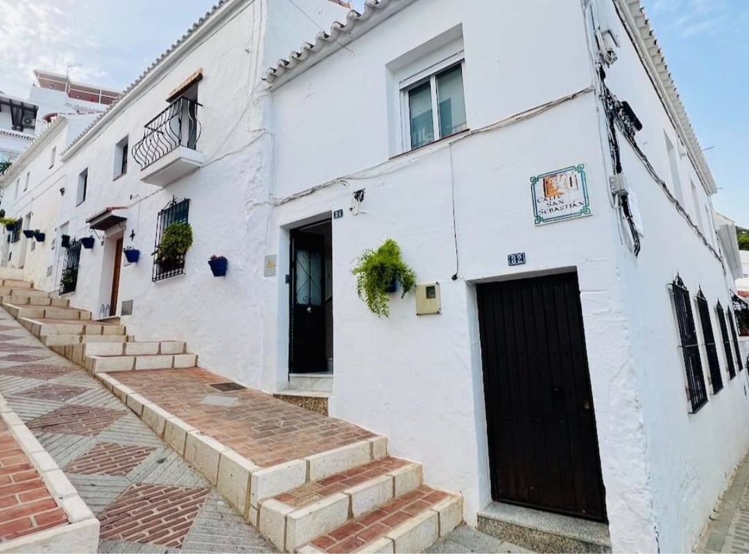 3 bedroom Beach Apartment for sale in Mijas - € 275,000 (Ref: 9964885)