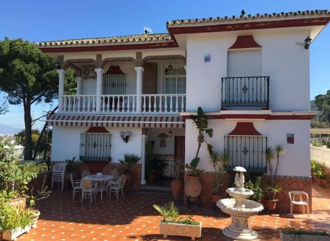 4 camera da letto Villa in vendita in Alhaurin de la Torre con piscina garage - 605.000 € (Rif: 9964886)