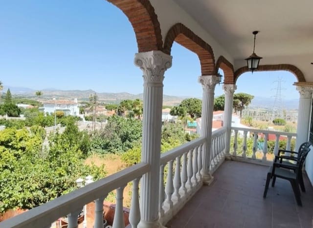 4 camera da letto Villa in vendita in Alhaurín de la Torre con piscina garage - 605.000 € (Rif: 9964886)