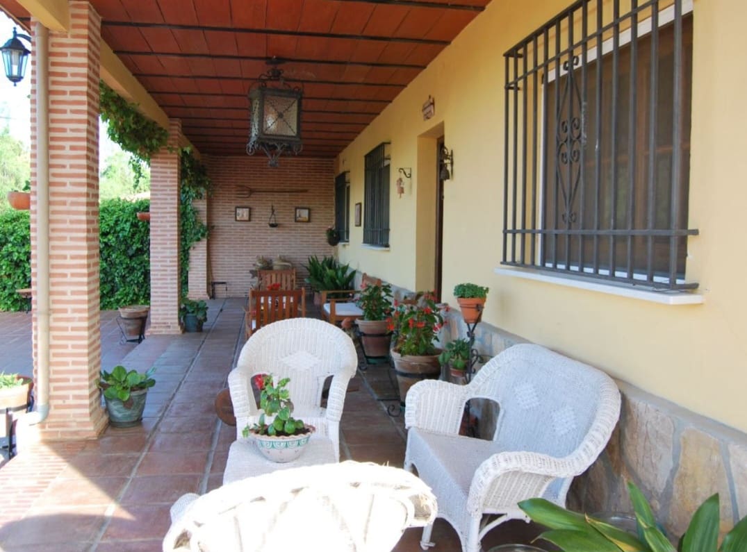 5 sovrum Villa till salu i Antequera med pool - 685 000 € (Ref: 9964887)