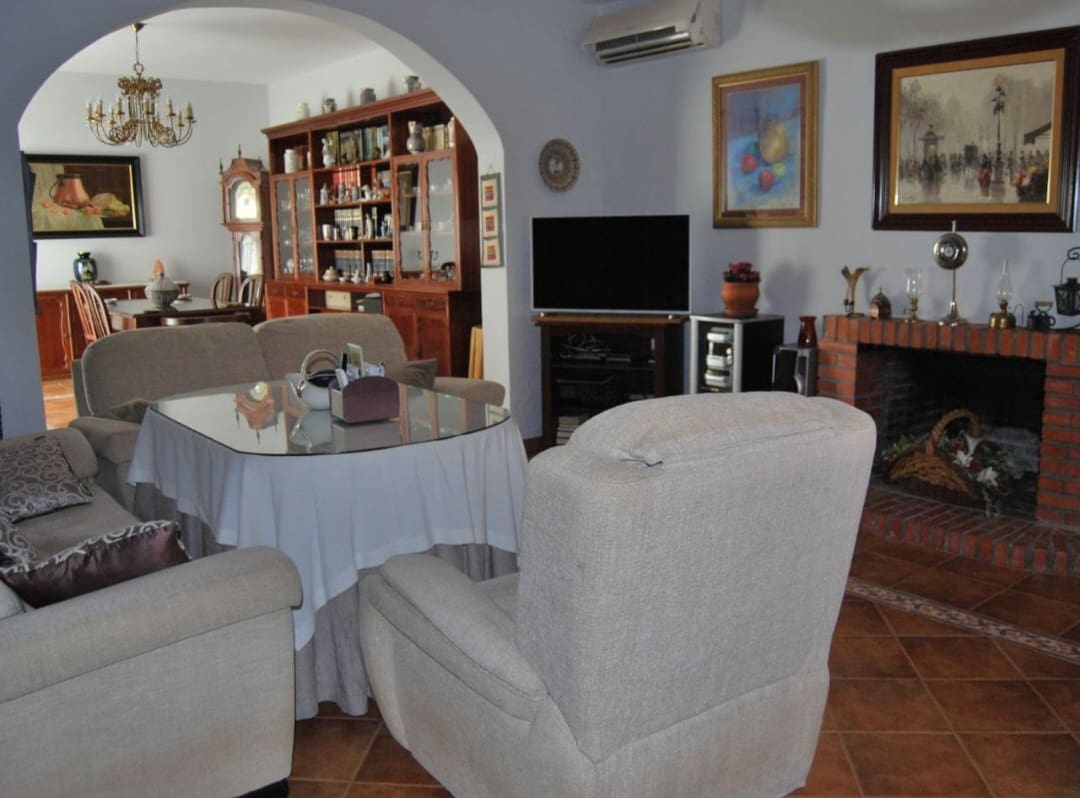 5 sovrum Villa till salu i Antequera med pool - 685 000 € (Ref: 9964887)