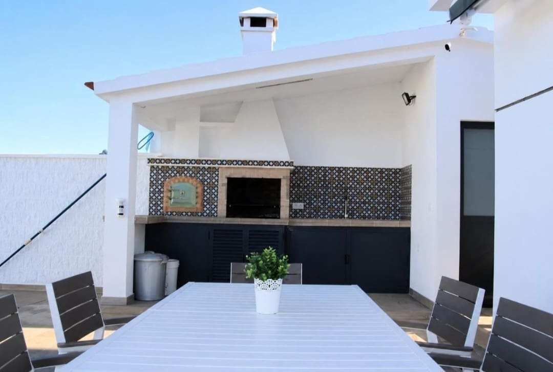 3 soveværelse Villa til salg i Pizarra med swimmingpool - € 605.000 (Ref: 9972859)
