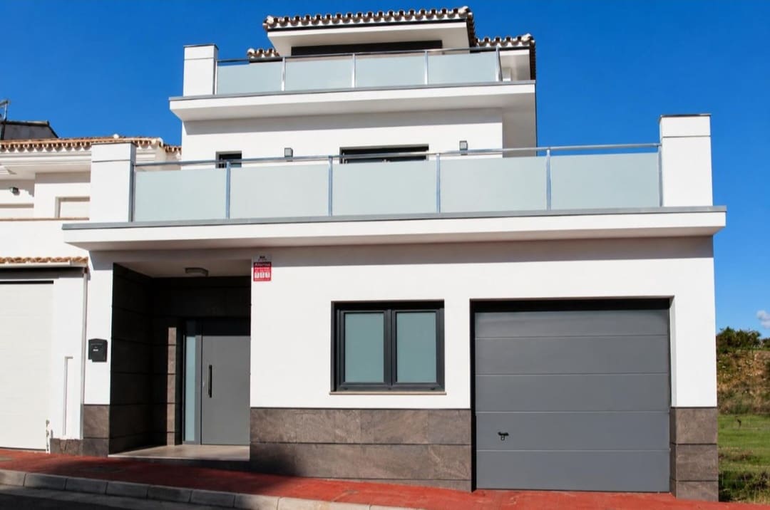 3 soveværelse Villa til salg i Pizarra med swimmingpool - € 605.000 (Ref: 9972859)