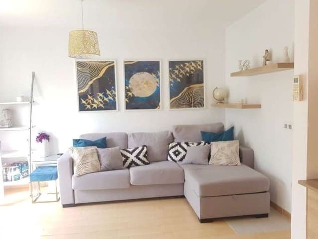 2 soveværelse Strandlejlighed til salg i Fuengirola med swimmingpool - € 285.000 (Ref: 9972860)