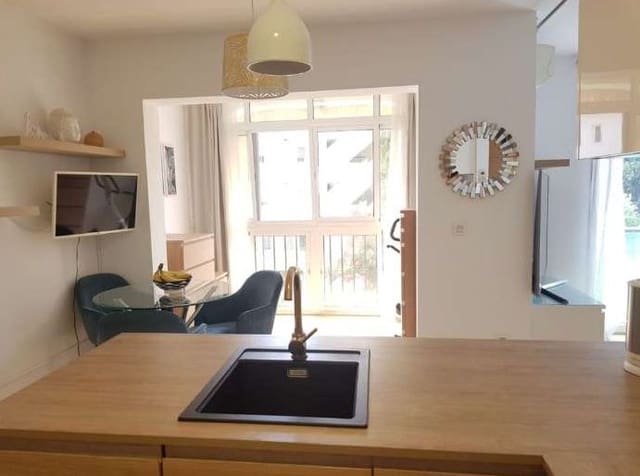 2 soveværelse Strandlejlighed til salg i Fuengirola med swimmingpool - € 285.000 (Ref: 9972860)