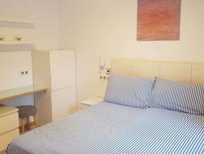2 bedroom Beach Apartment for sale in Fuengirola with pool - € 285,000 (Ref: 9972860)