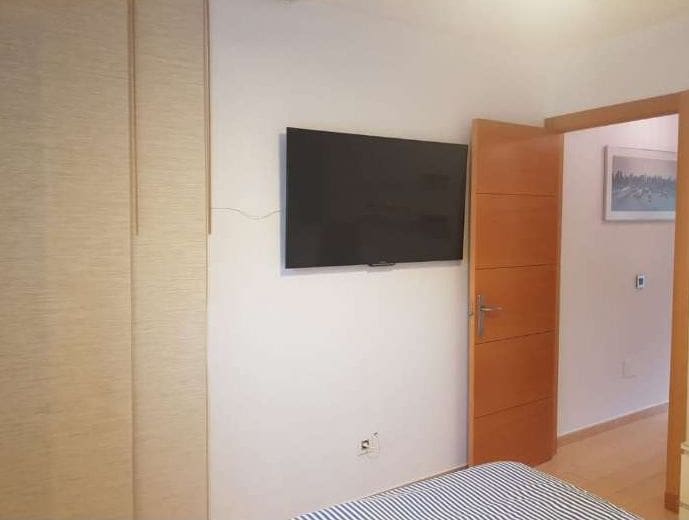 2 bedroom Beach Apartment for sale in Fuengirola with pool - € 285,000 (Ref: 9972860)