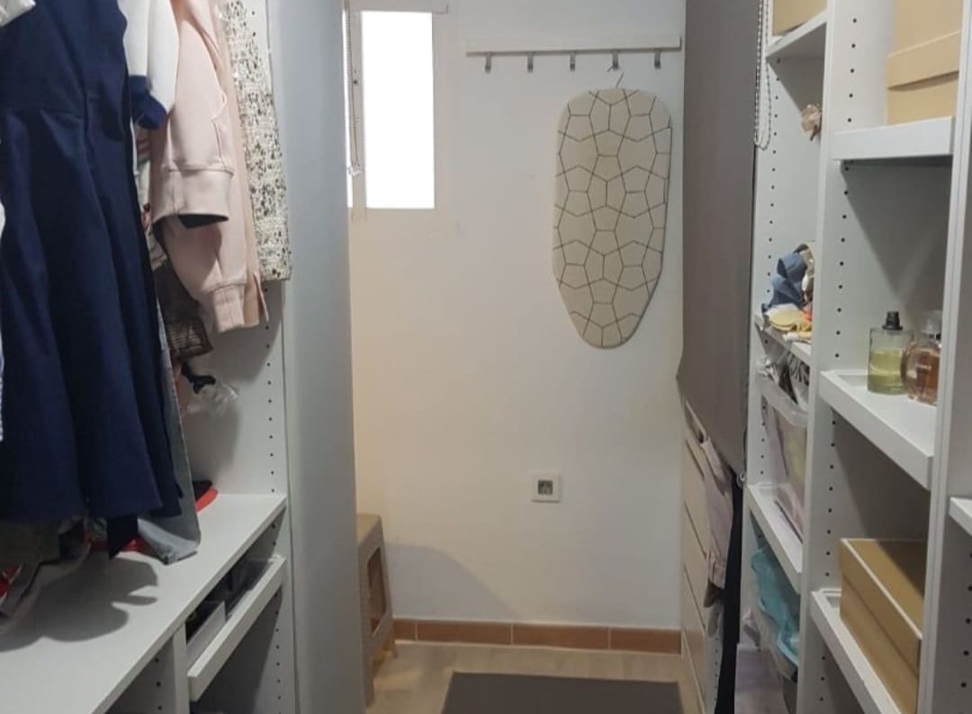 2 bedroom Beach Apartment for sale in Fuengirola with pool - € 285,000 (Ref: 9972860)