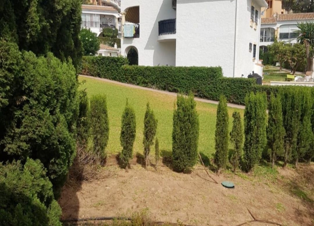 2 bedroom Beach Apartment for sale in Fuengirola with pool - € 285,000 (Ref: 9972860)