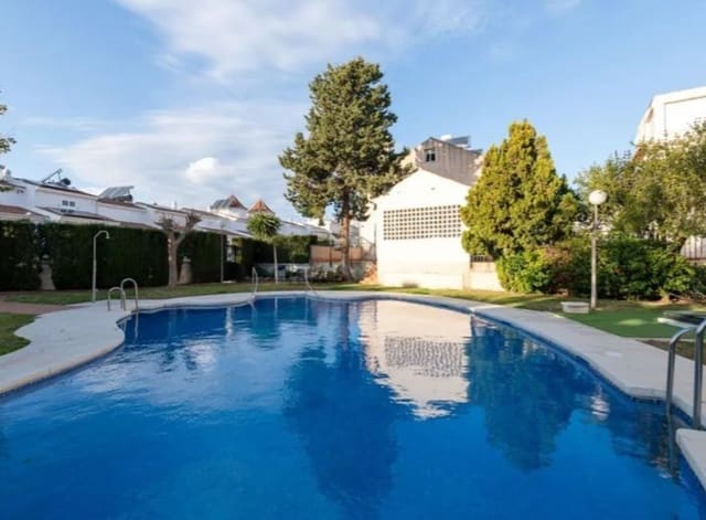 3 soverom Rekkehus til salgs i Rincón de la Victoria med svømmebasseng garasje - € 478 000 (Ref: 9976783)