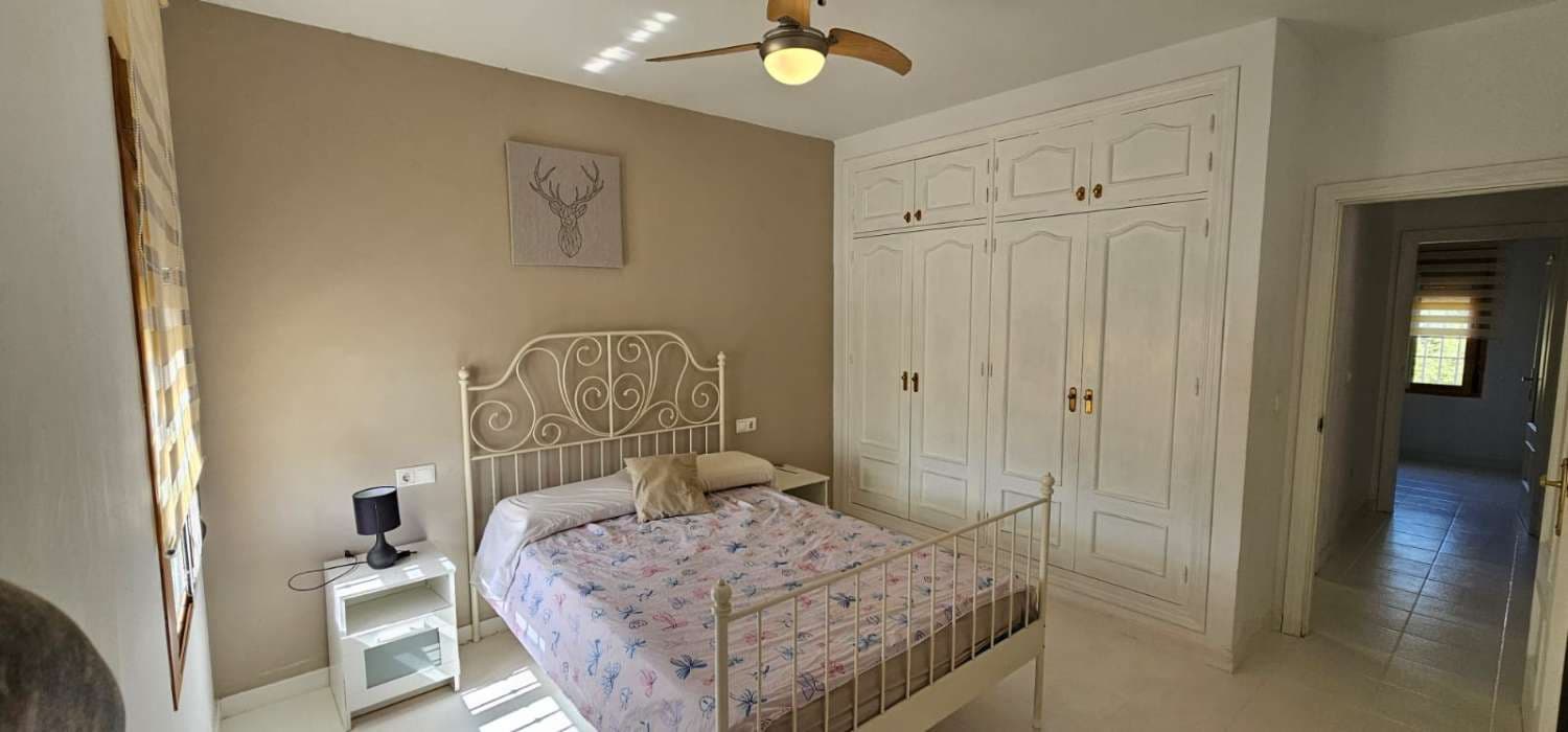 3 bedroom Villa for sale in Coin with pool - € 329,000 (Ref: 9976784)