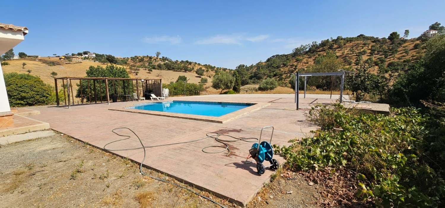 3 bedroom Villa for sale in Coin with pool - € 329,000 (Ref: 9976784)