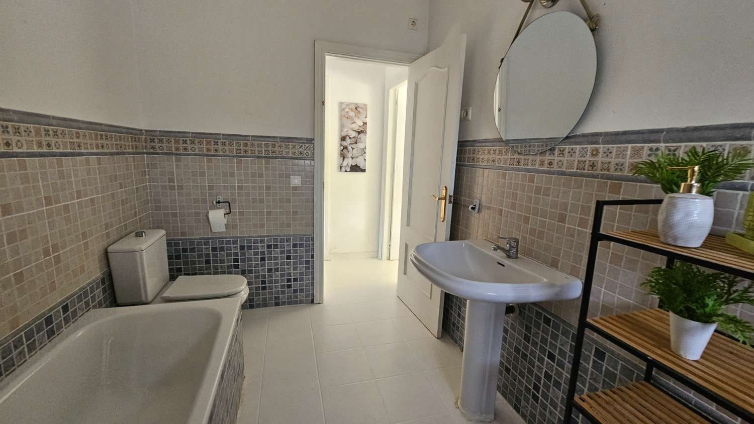 3 bedroom Villa for sale in Coin with pool - € 329,000 (Ref: 9976784)