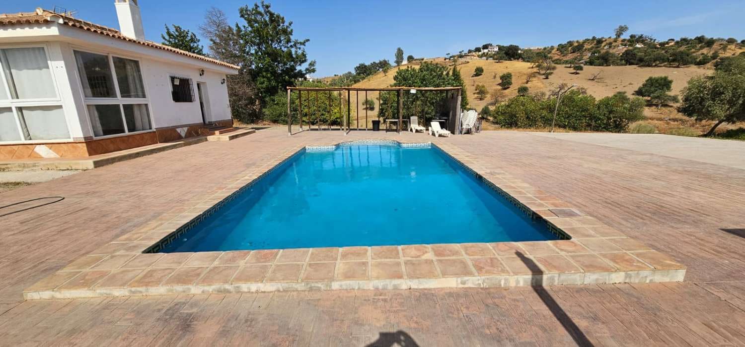 3 bedroom Villa for sale in Coin with pool - € 329,000 (Ref: 9976784)