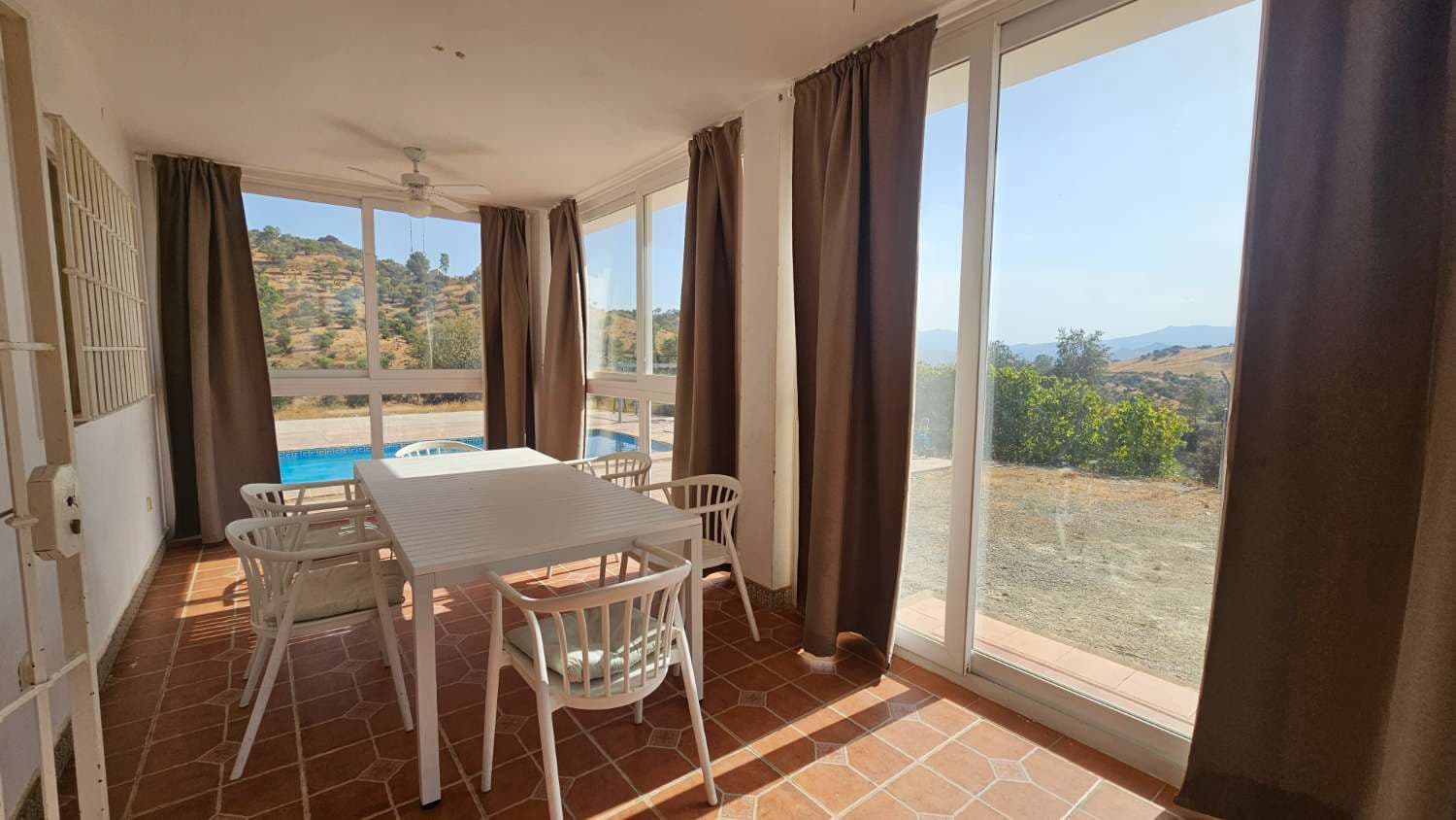 3 bedroom Villa for sale in Coin with pool - € 329,000 (Ref: 9976784)