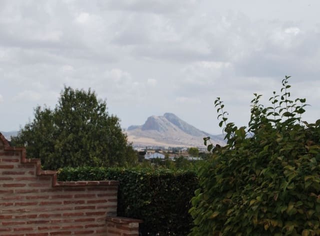 5 soveværelse Villa til salg i Antequera med swimmingpool garage - € 689.000 (Ref: 9976785)