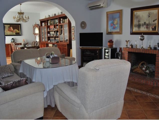 5 soveværelse Villa til salg i Antequera med swimmingpool garage - € 689.000 (Ref: 9976785)