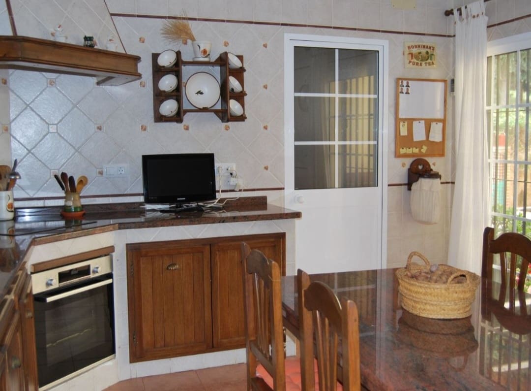 5 soveværelse Villa til salg i Antequera med swimmingpool garage - € 689.000 (Ref: 9976785)