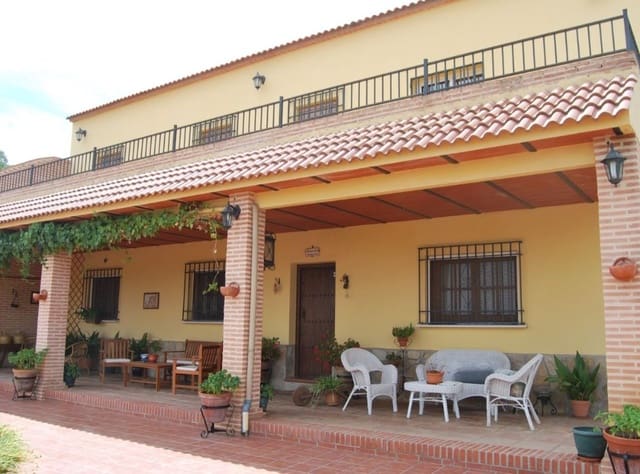 5 soveværelse Villa til salg i Antequera med swimmingpool garage - € 689.000 (Ref: 9976785)