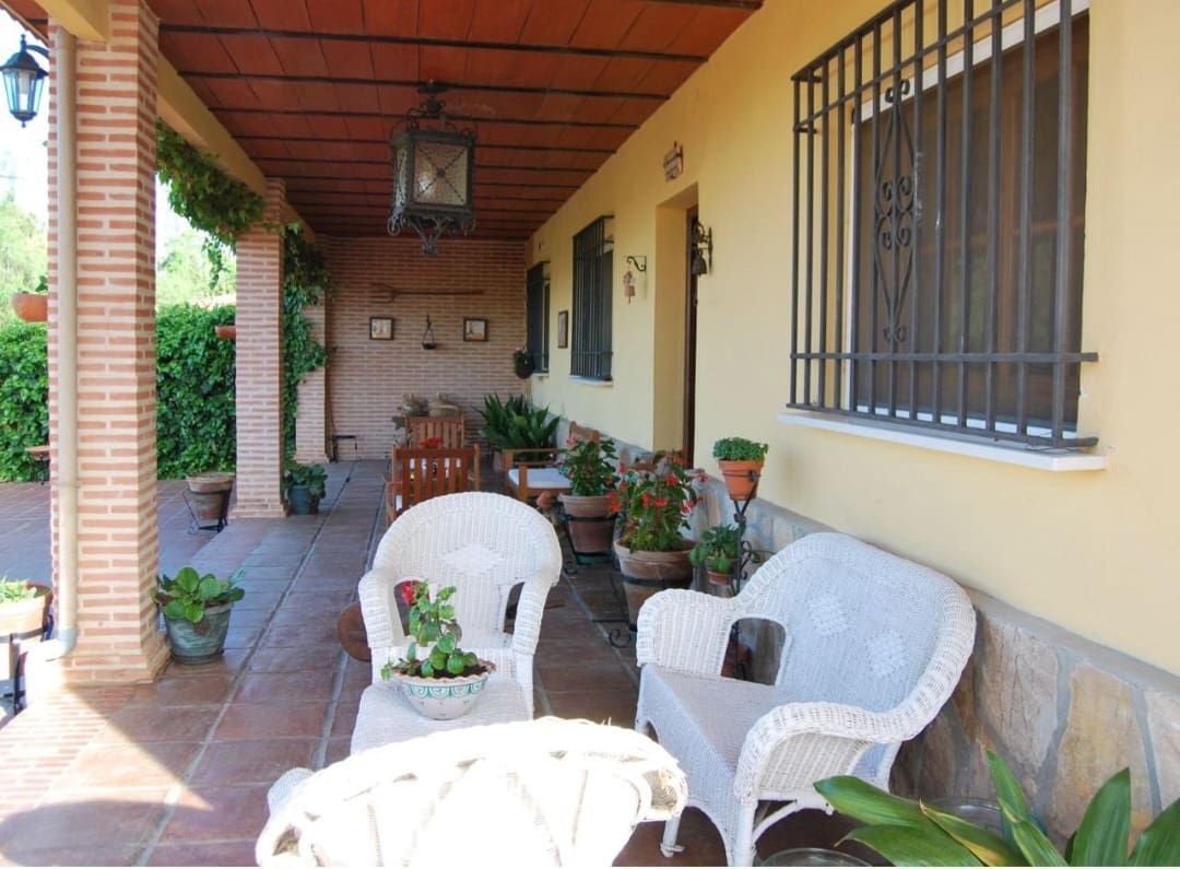 5 soveværelse Villa til salg i Antequera med swimmingpool garage - € 689.000 (Ref: 9976785)