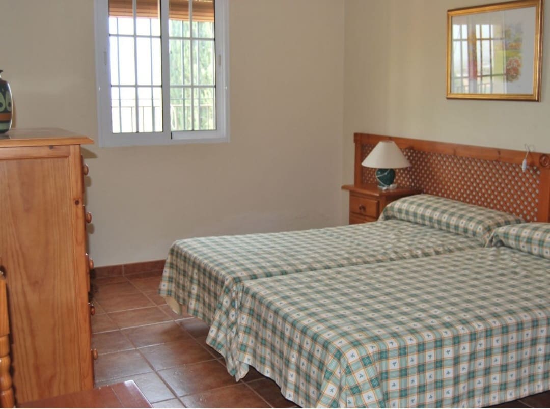 5 soveværelse Villa til salg i Antequera med swimmingpool garage - € 689.000 (Ref: 9976785)