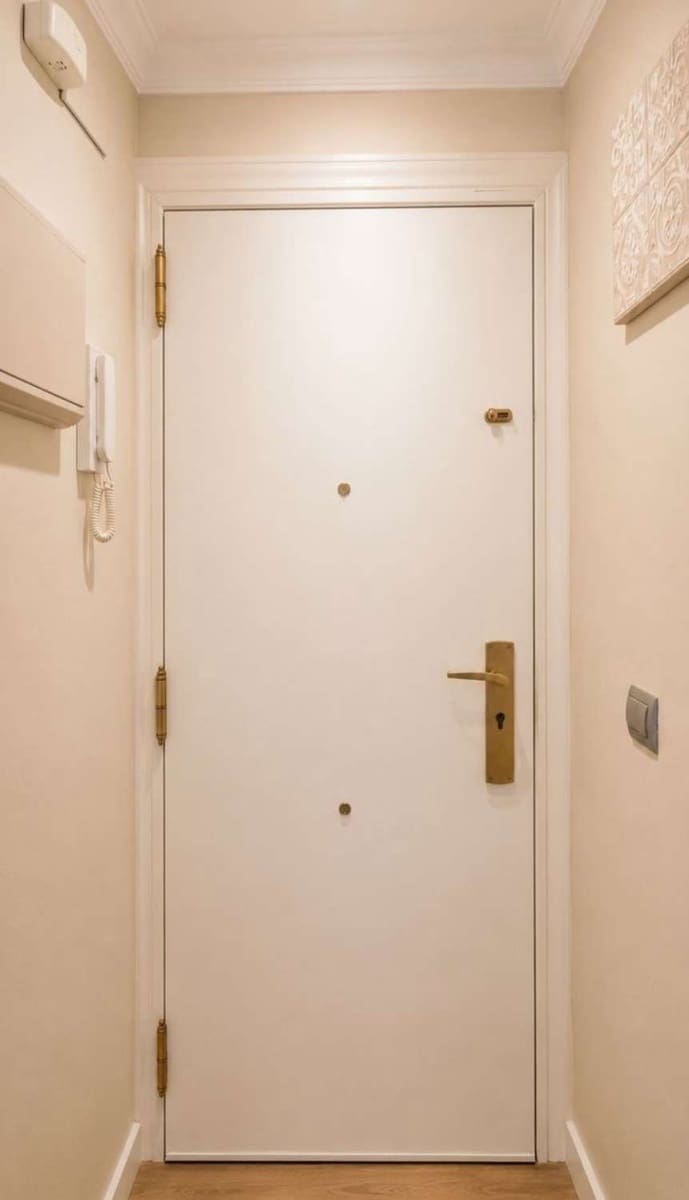 Piso de 3 habitaciones en Málaga ciudad en venta - 300.000 € (Ref: 9978173)