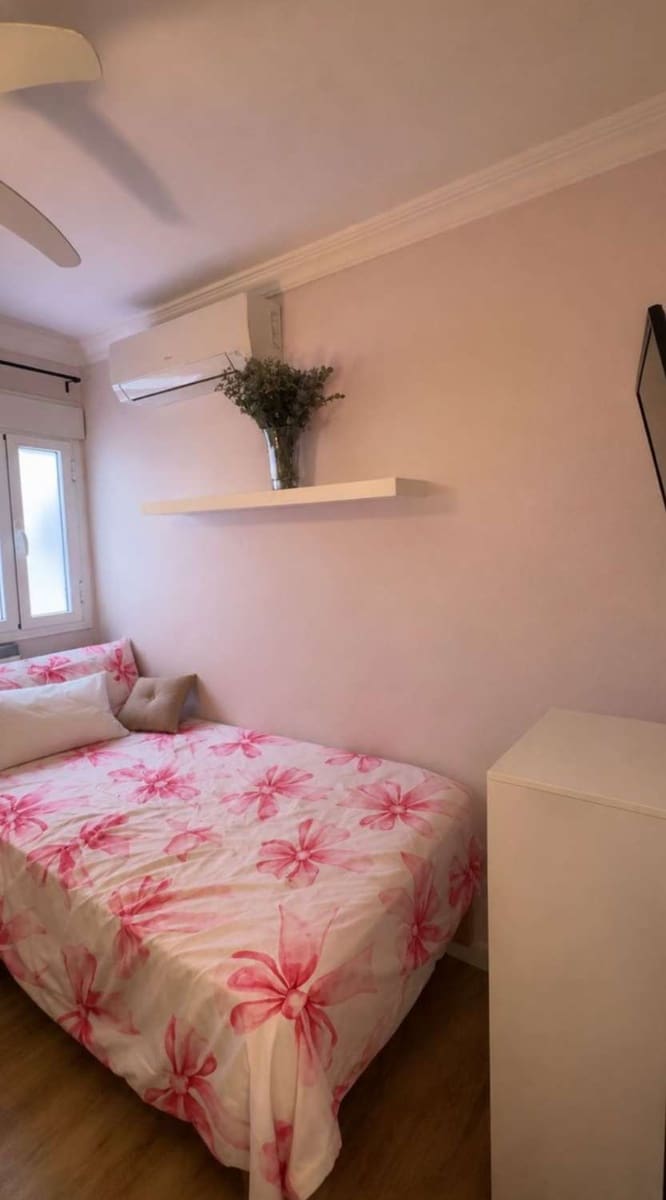 Piso de 3 habitaciones en Málaga ciudad en venta - 300.000 € (Ref: 9978173)