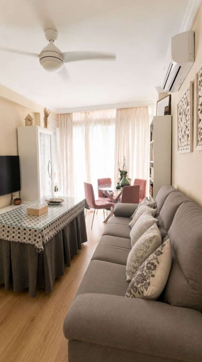Piso de 3 habitaciones en Málaga ciudad en venta - 300.000 € (Ref: 9978173)