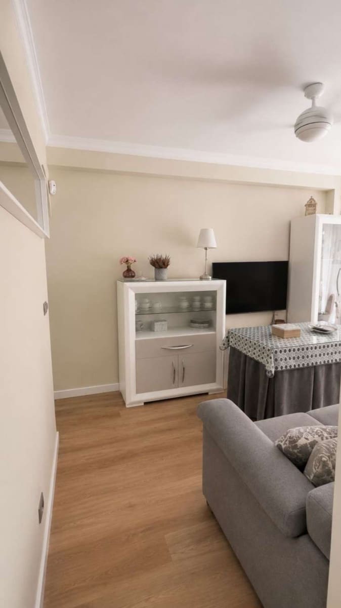 Piso de 3 habitaciones en Málaga ciudad en venta - 300.000 € (Ref: 9978173)