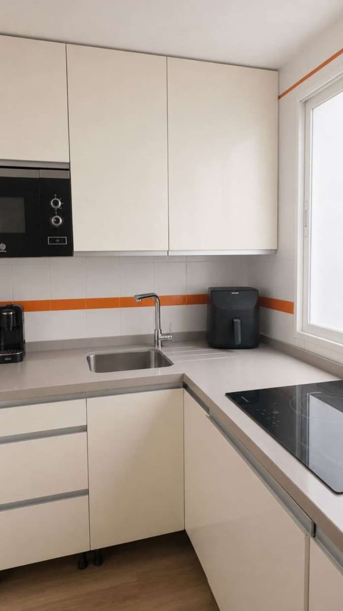 Piso de 3 habitaciones en Málaga ciudad en venta - 300.000 € (Ref: 9978173)
