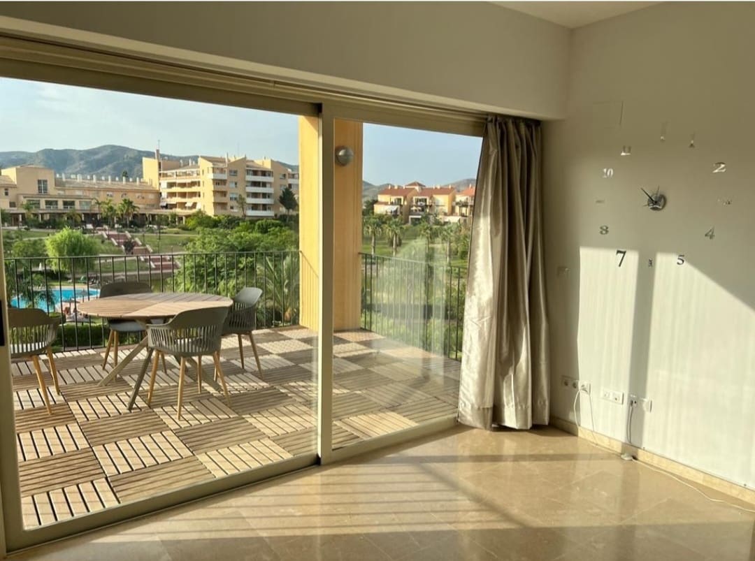 Apartamento Playa de 2 habitaciones en Alhaurín de la Torre en venta con piscina garaje - 365.000 € (Ref: 9978174)