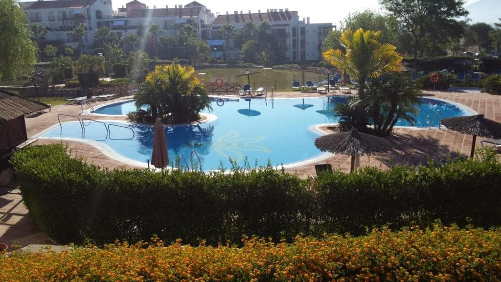 Apartamento Playa de 2 habitaciones en Alhaurín de la Torre en venta con piscina garaje - 365.000 € (Ref: 9978174)