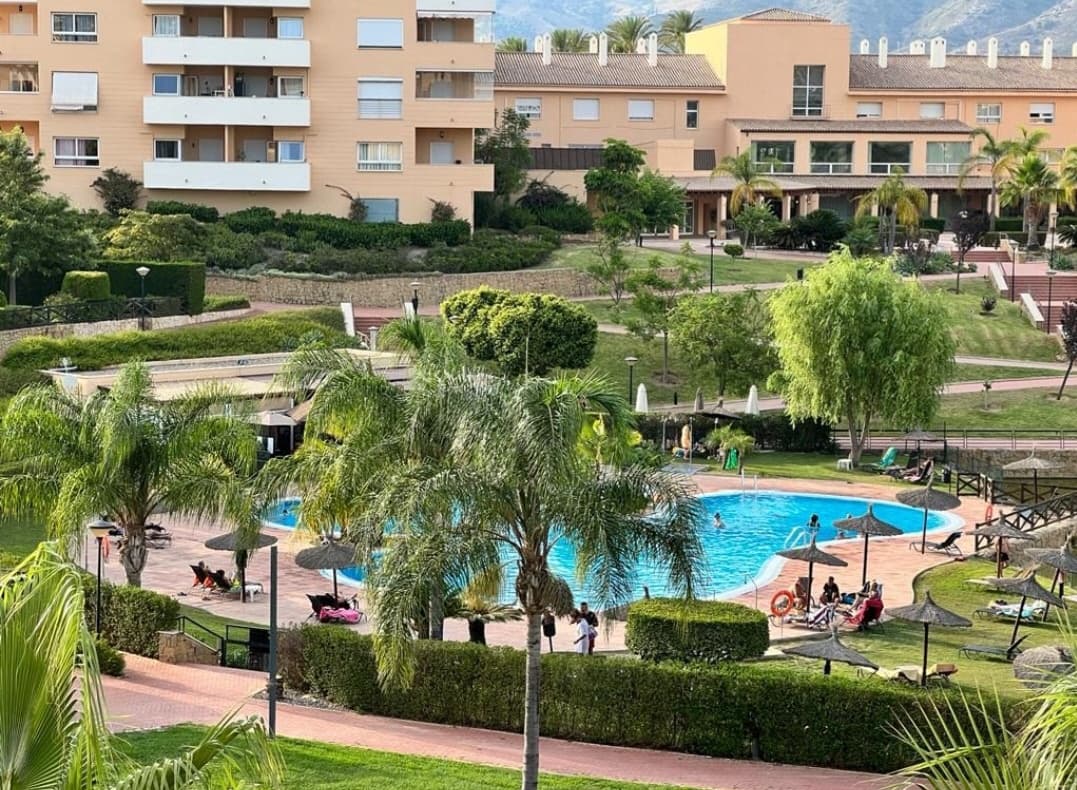 Apartamento Playa de 2 habitaciones en Alhaurín de la Torre en venta con piscina garaje - 365.000 € (Ref: 9978174)