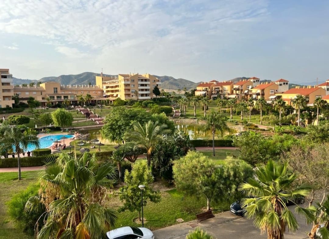 Apartamento Playa de 2 habitaciones en Alhaurín de la Torre en venta con piscina garaje - 365.000 € (Ref: 9978174)