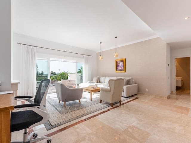 2 bedroom Beach Apartment for sale in Benahavís with pool garage - € 549,000 (Ref: 9982694)