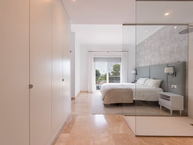 2 bedroom Beach Apartment for sale in Benahavís with pool garage - € 549,000 (Ref: 9982694)