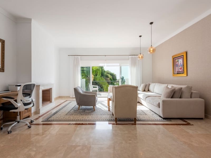 Apartamento Playa de 2 habitaciones en Benahavís en venta con piscina garaje - 549.000 € (Ref: 9982694)