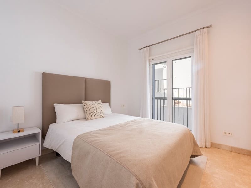 Apartamento Playa de 2 habitaciones en Benahavís en venta con piscina garaje - 549.000 € (Ref: 9982694)