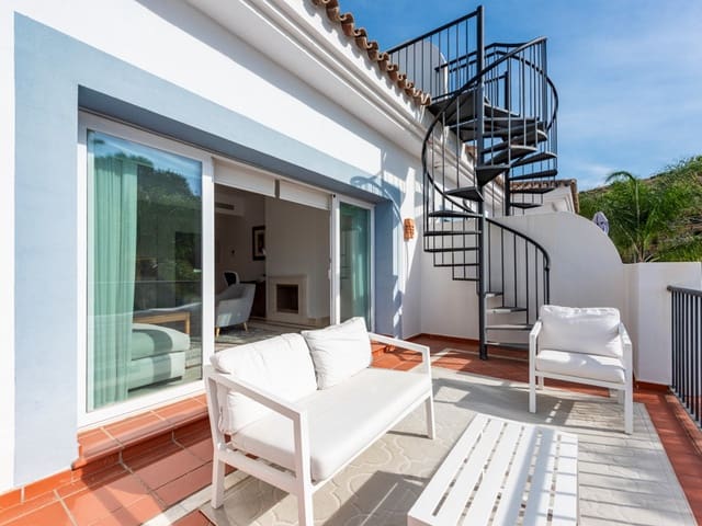 2 bedroom Beach Apartment for sale in Benahavís with pool garage - € 549,000 (Ref: 9982694)